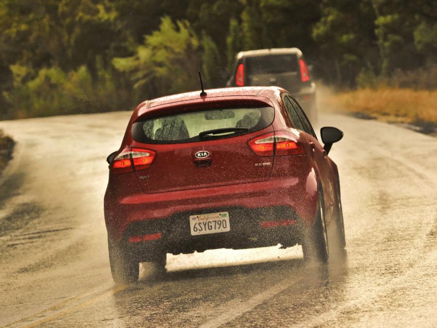  Kia Rio 5-Door 2011 года  (US) (фото 32 из 76)